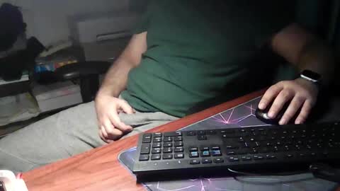 Snapshot of _daddypimp chatting on February 28, 2:23 am Paul online show from February 28, 2:23 am