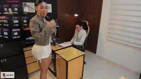 WELCOME TO THE OFFICE online show from November 23, 12:43 am