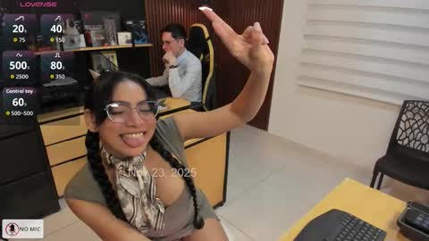 WELCOME TO THE OFFICE online show from November 23, 10:42 pm