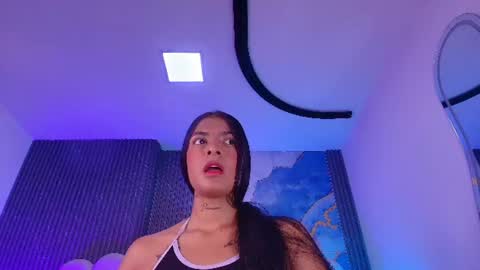 Snapshot of _diionne chatting on July 7, 7:18 pm Dione online show from July 7, 7:18 pm
