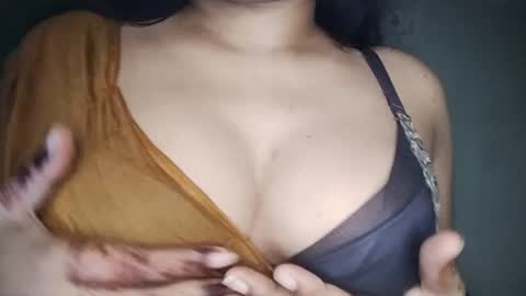 Snapshot of _dreamgirl_0 chatting on July 13, 10:29 am _dreamgirl_0 online show from July 13, 10:29 am
