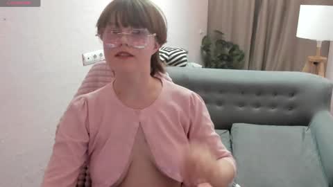 Luna    online show from April 14, 2:12 pm