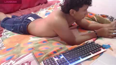 Snapshot of _duvan_123 chatting on December 16, 4:12 pm _duvan_123 online show from December 16, 4:12 pm