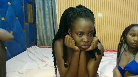 Snapshot of _elinah chatting on November 26, 4:57 am Elinah online show from November 26, 4:57 am