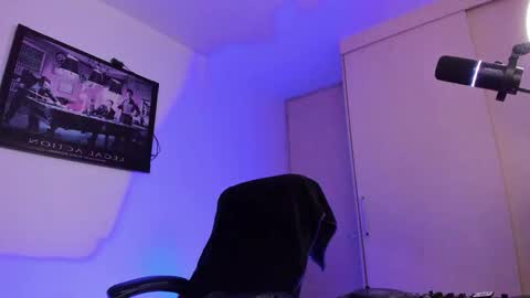 Snapshot of _elon_coxx_ chatting on January 20, 4:32 am  -         online show from January 20, 4:32 am