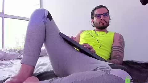 Snapshot of _elon_coxx_ chatting on October 1, 9:21 pm  -         online show from October 1, 9:21 pm