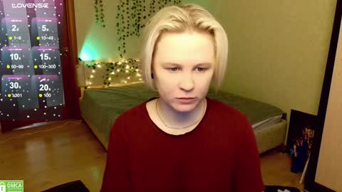 Snapshot of _elven_dreams__ chatting on December 15, 7:57 am chloue and Gretta online show from December 15, 7:57 am