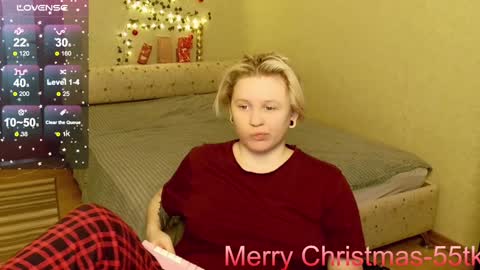 Snapshot of _elven_dreams__ chatting on December 22, 6:48 pm chloue and Gretta online show from December 22, 6:48 pm