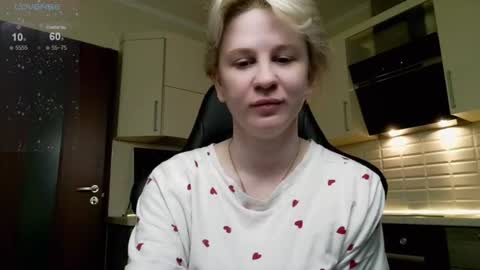 Snapshot of _elven_dreams__ chatting on July 26, 7:10 pm chloue and Gretta online show from July 26, 7:10 pm