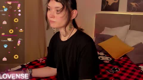 _emily__strike_ online show from February 13, 10:33 am