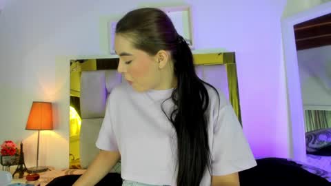 Isabella online show from December 2, 12:07 pm