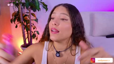 Snapshot of _emilymoon_x chatting on February 1, 1:26 am Emi online show from February 1, 1:26 am