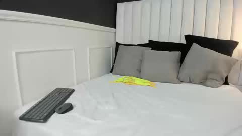 Emma online show from September 18, 2:08 pm