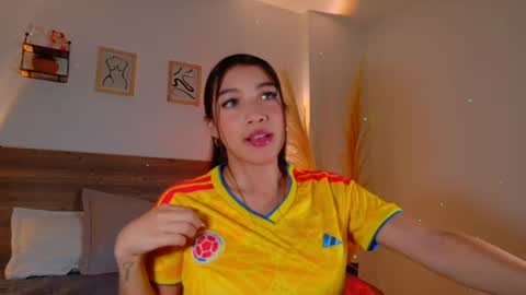 _emmacherry online show from June 27, 11:59 am