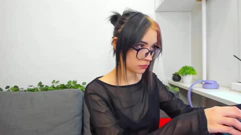 Emma online show from March 28, 6:35 am