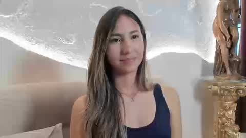 _emmawalka online show from September 12, 9:15 pm