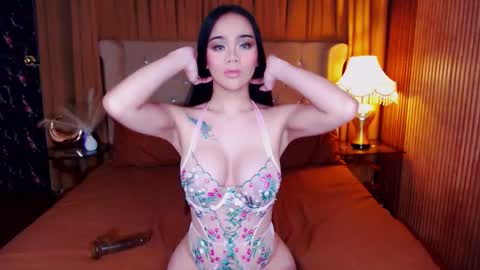 _empressvalerie_ online show from September 27, 6:57 pm