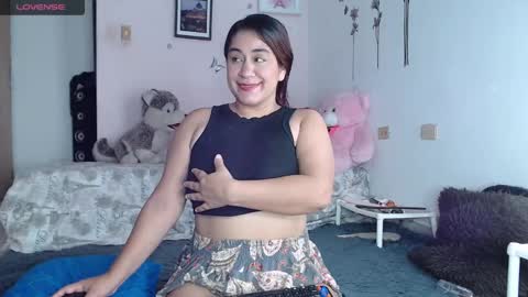Snapshot of _emyligrey chatting on December 31, 5:11 am Emily Valencia online show from December 31, 5:11 am