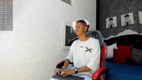 _erick_j online show from February 3, 8:36 pm