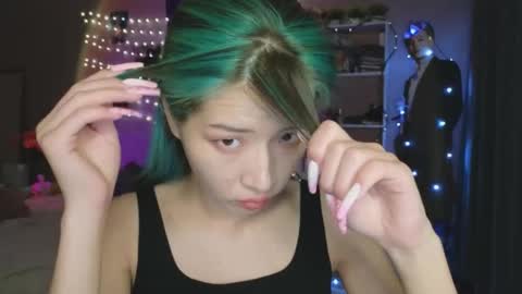 Snapshot of _eve____ chatting on October 15, 10:37 am EveEva online show from October 15, 10:37 am