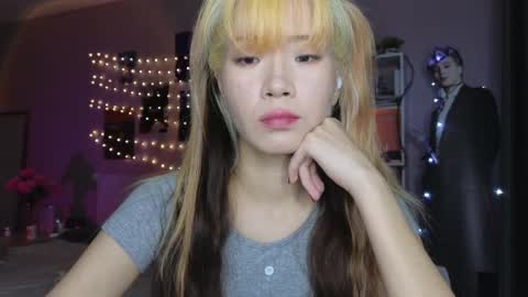 Snapshot of _eve____ chatting on November 22, 2:21 am EveEva online show from November 22, 2:21 am