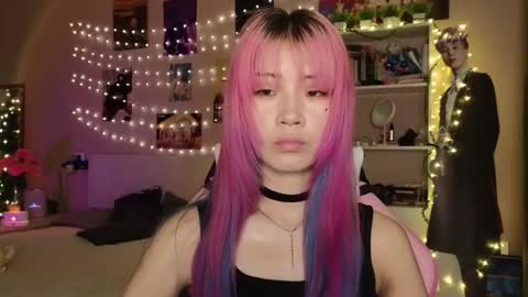 EveEva online show from February 26, 1:04 am