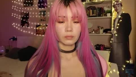 EveEva online show from March 2, 5:08 am