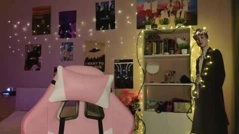 EveEva online show from April 15, 1:01 am