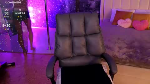  F R A U  online show from October 13, 1:05 am