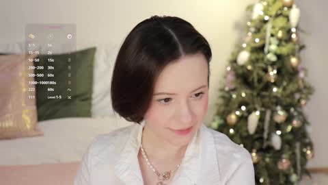 Essie  online show from January 12, 11:36 pm