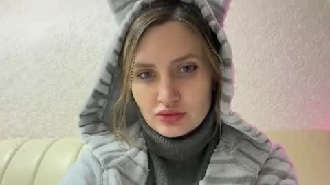 Snapshot of _florinika_ chatting on October 30, 9:04 pm Flora online show from October 30, 9:04 pm