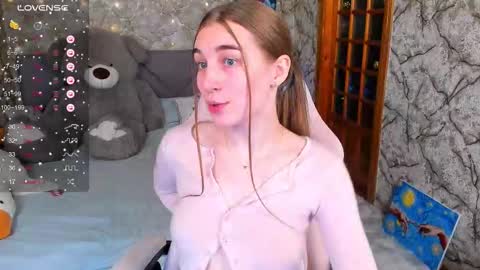 Snapshot of _flowersweet_ chatting on December 19, 2:02 pm Kate online show from December 19, 2:02 pm