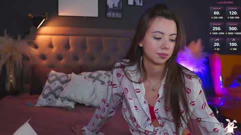 Snapshot of _fluffybunny_ chatting on December 6, 6:37 am Goldy Grace online show from December 6, 6:37 am