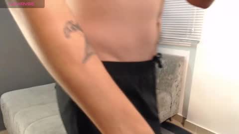 Laura  Juan online show from February 21, 1:33 pm