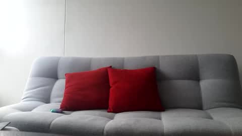 SKY online show from March 1, 9:15 pm