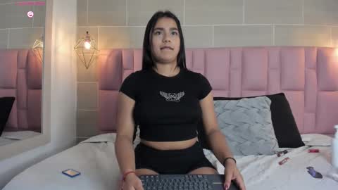 Snapshot of _gia_rose chatting on September 29, 3:17 pm _gia_rose online show from September 29, 3:17 pm