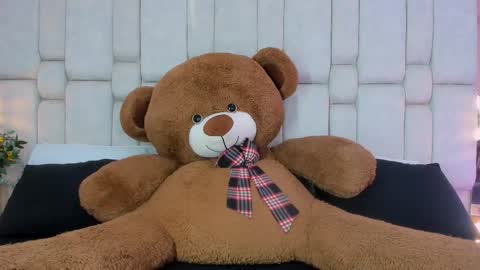 Snapshot of _gigidoll_ chatting on October 7, 12:02 pm Gigi online show from October 7, 12:02 pm