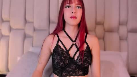 Snapshot of _gigidoll_ chatting on December 2, 12:21 pm Gigi online show from December 2, 12:21 pm