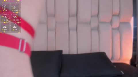 Snapshot of _gigidoll_ chatting on December 17, 11:49 am Gigi online show from December 17, 11:49 am