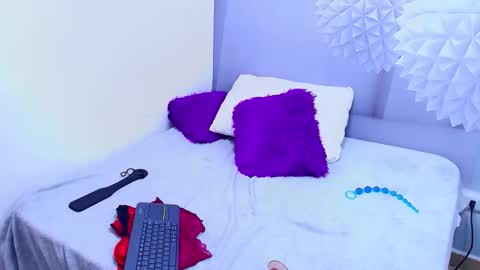 Snapshot of _gold_strawberry_ chatting on May 16, 6:43 am _gold_strawberry_ online show from May 16, 6:43 am