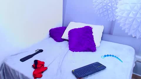 Snapshot of _gold_strawberry_ chatting on May 16, 6:54 am _gold_strawberry_ online show from May 16, 6:54 am