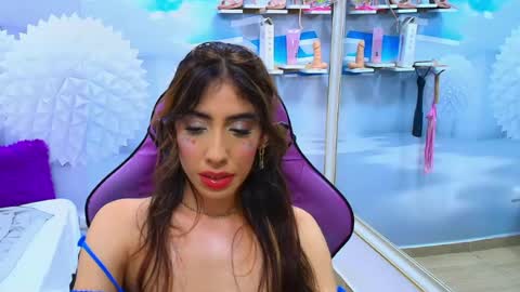 Snapshot of _gold_strawberry_ chatting on June 17, 11:23 am _gold_strawberry_ online show from June 17, 11:23 am