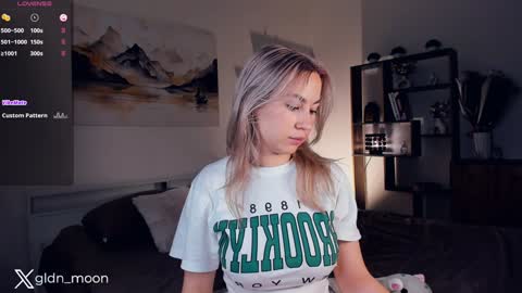 Snapshot of _golden_moon_ chatting on January 11, 2:41 am Rina online show from January 11, 2:41 am