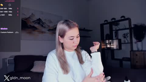 Snapshot of _golden_moon_ chatting on January 11, 7:38 pm Rina online show from January 11, 7:38 pm