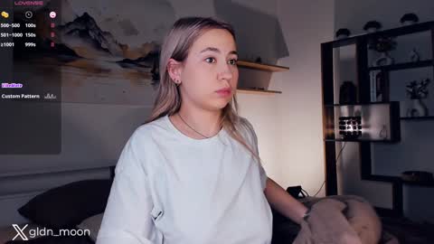 Snapshot of _golden_moon_ chatting on January 16, 1:37 am Rina online show from January 16, 1:37 am