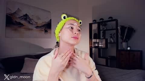 Snapshot of _golden_moon_ chatting on January 19, 7:37 pm Rina online show from January 19, 7:37 pm