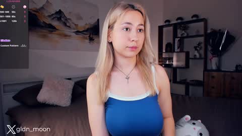 Snapshot of _golden_moon_ chatting on January 31, 10:52 pm Rina online show from January 31, 10:52 pm