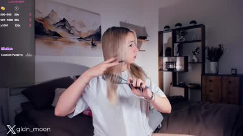 Snapshot of _golden_moon_ chatting on February 8, 7:38 pm Rina online show from February 8, 7:38 pm