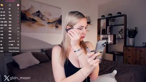 Snapshot of _golden_moon_ chatting on February 9, 7:41 pm Rina online show from February 9, 7:41 pm