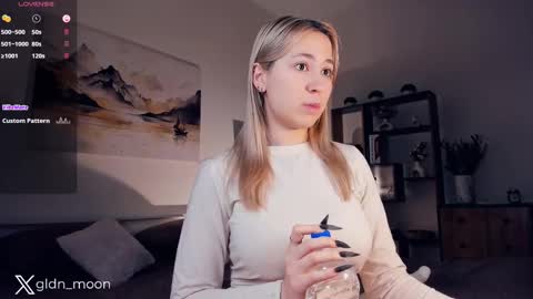 Snapshot of _golden_moon_ chatting on February 13, 8:13 pm Rina online show from February 13, 8:13 pm